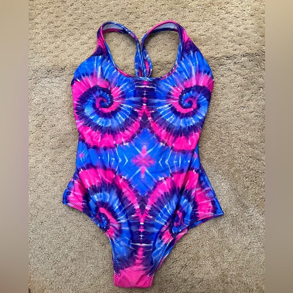 Trirya one price size med new with tags